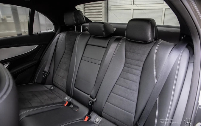 Mercedes-Benz Klasa E cena 249900 przebieg: 9893, rok produkcji 2022 z Władysławowo małe 301